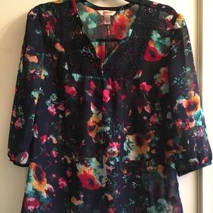 Juniors Arizona floral top